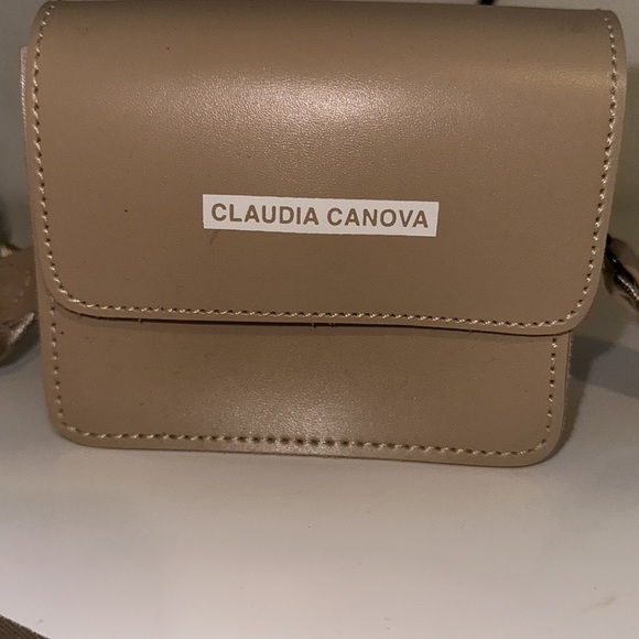 Claudia Canova - Picture 3 of 5